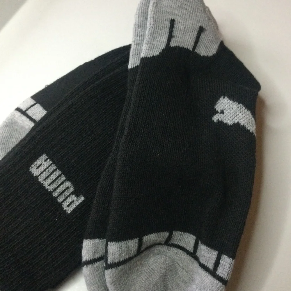 PUMA 2 PAIR MENS SPORT SOCKS BLACK GREY OS NWOT